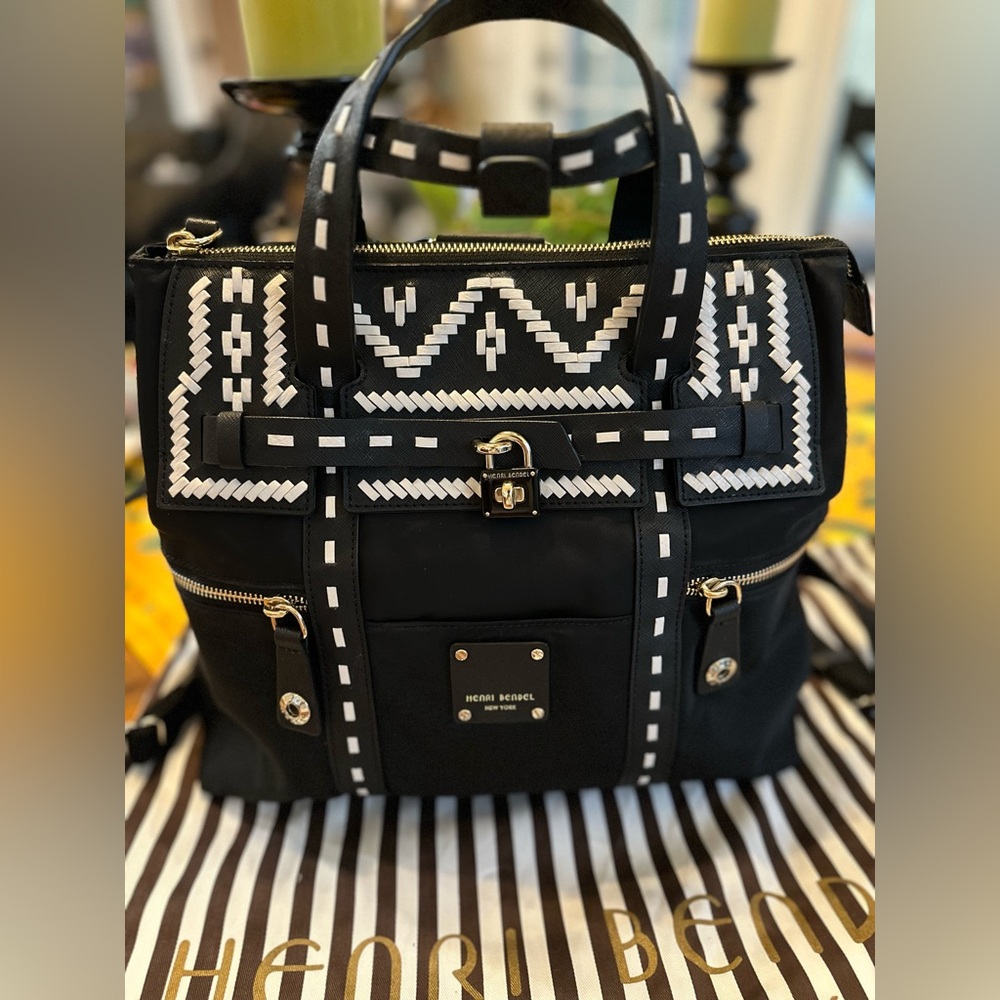 Henri Bendel Large White Stitches Jetsetter Backpack/Crossbody Bag With Dust Bag